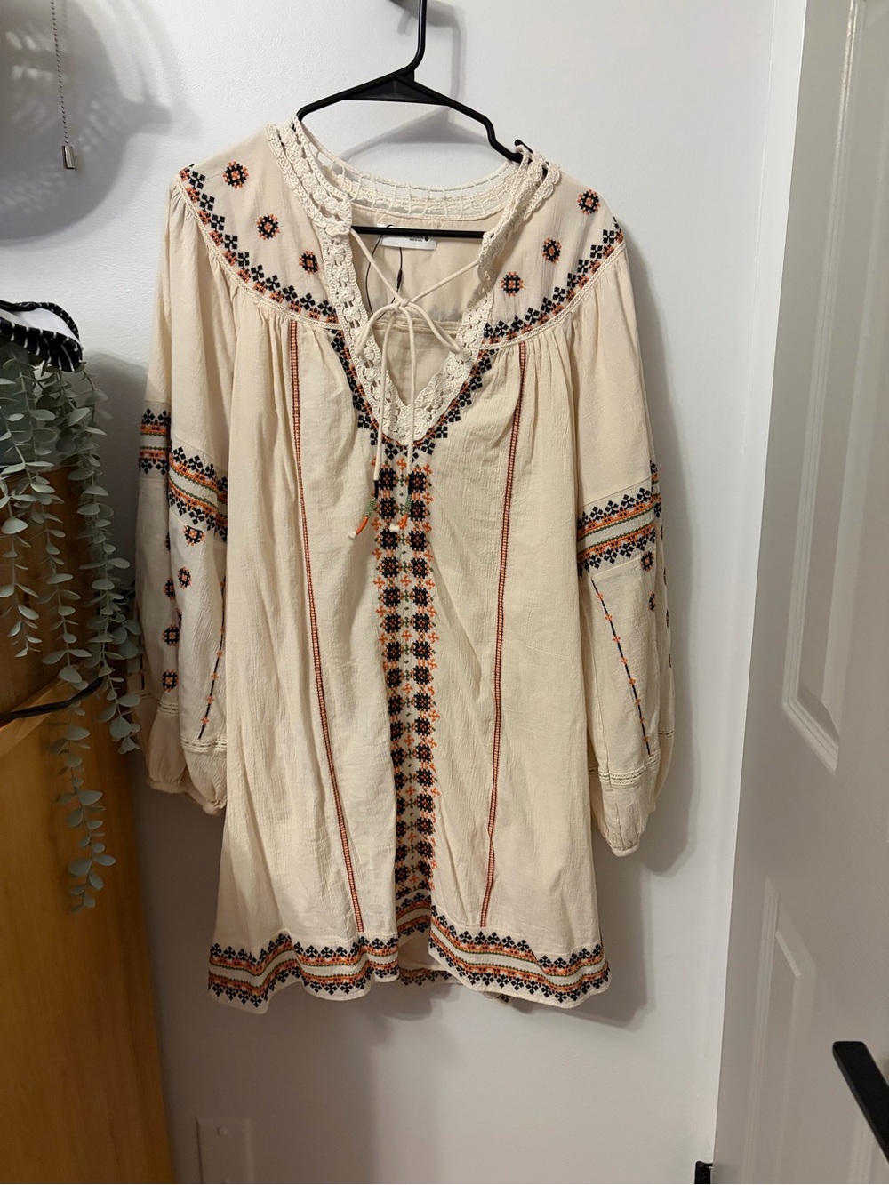 NWOT ZARA Boho Embroidered Cream Peasant Dress